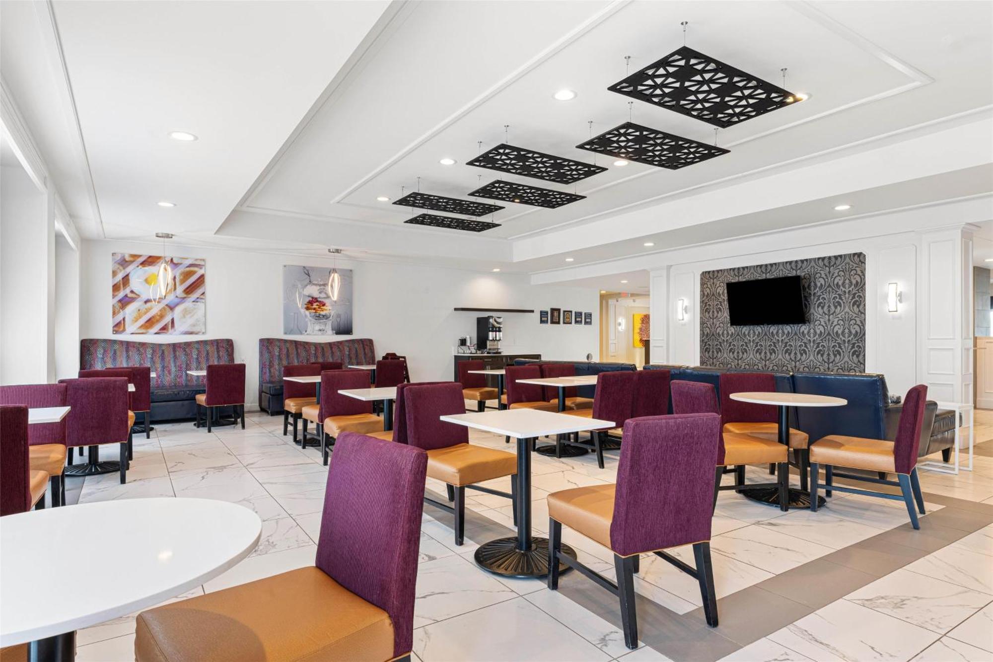 Best Western Plus New Richmond Inn & Suites Exterior photo