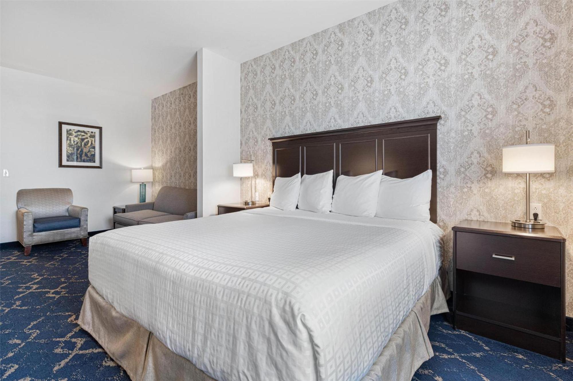Best Western Plus New Richmond Inn & Suites Exterior photo