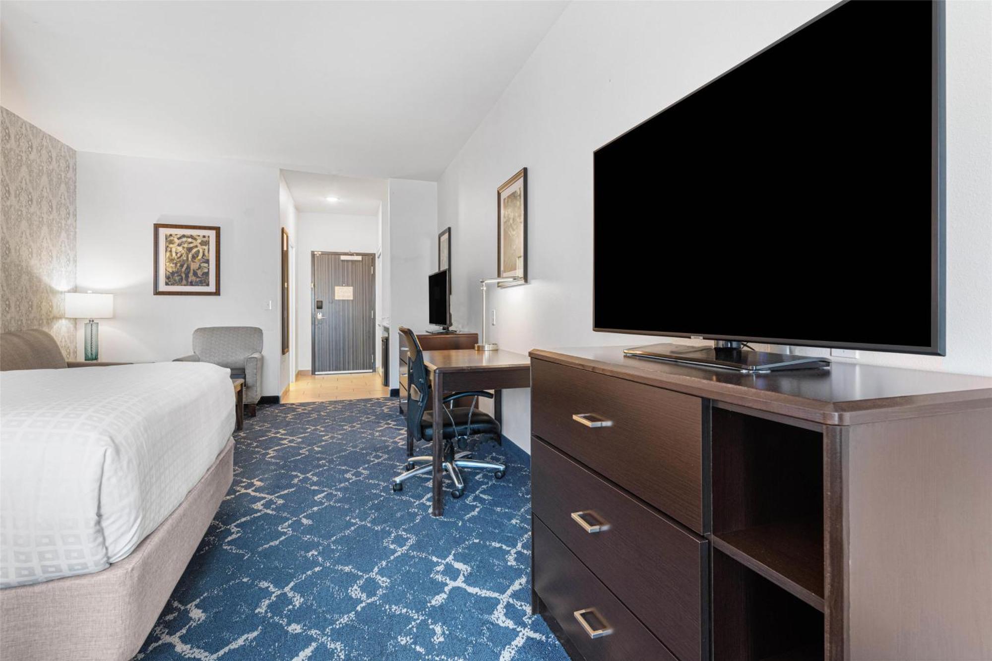 Best Western Plus New Richmond Inn & Suites Exterior photo