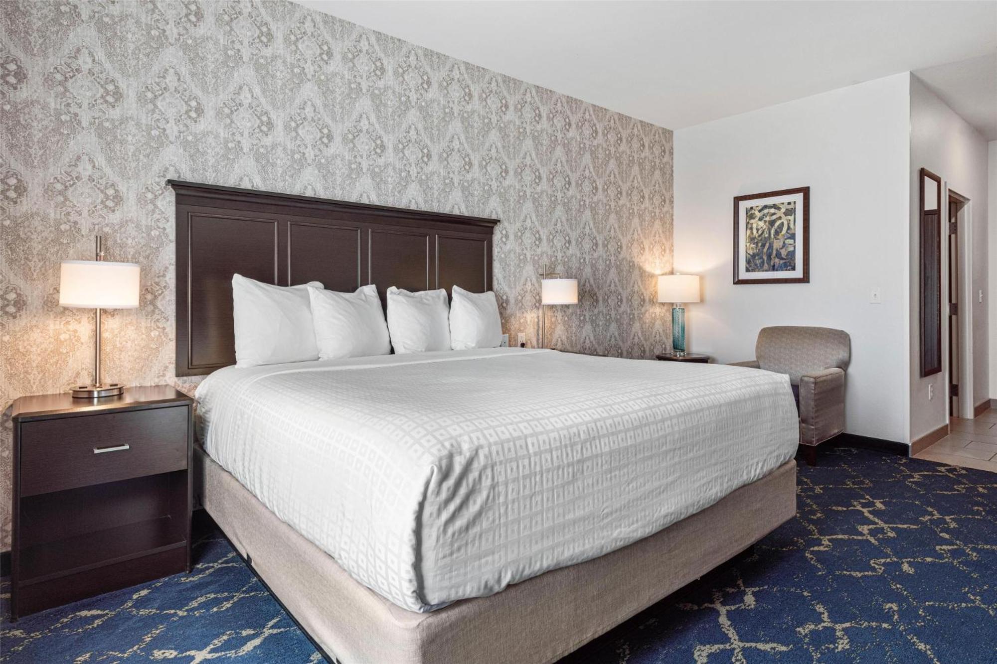 Best Western Plus New Richmond Inn & Suites Exterior photo