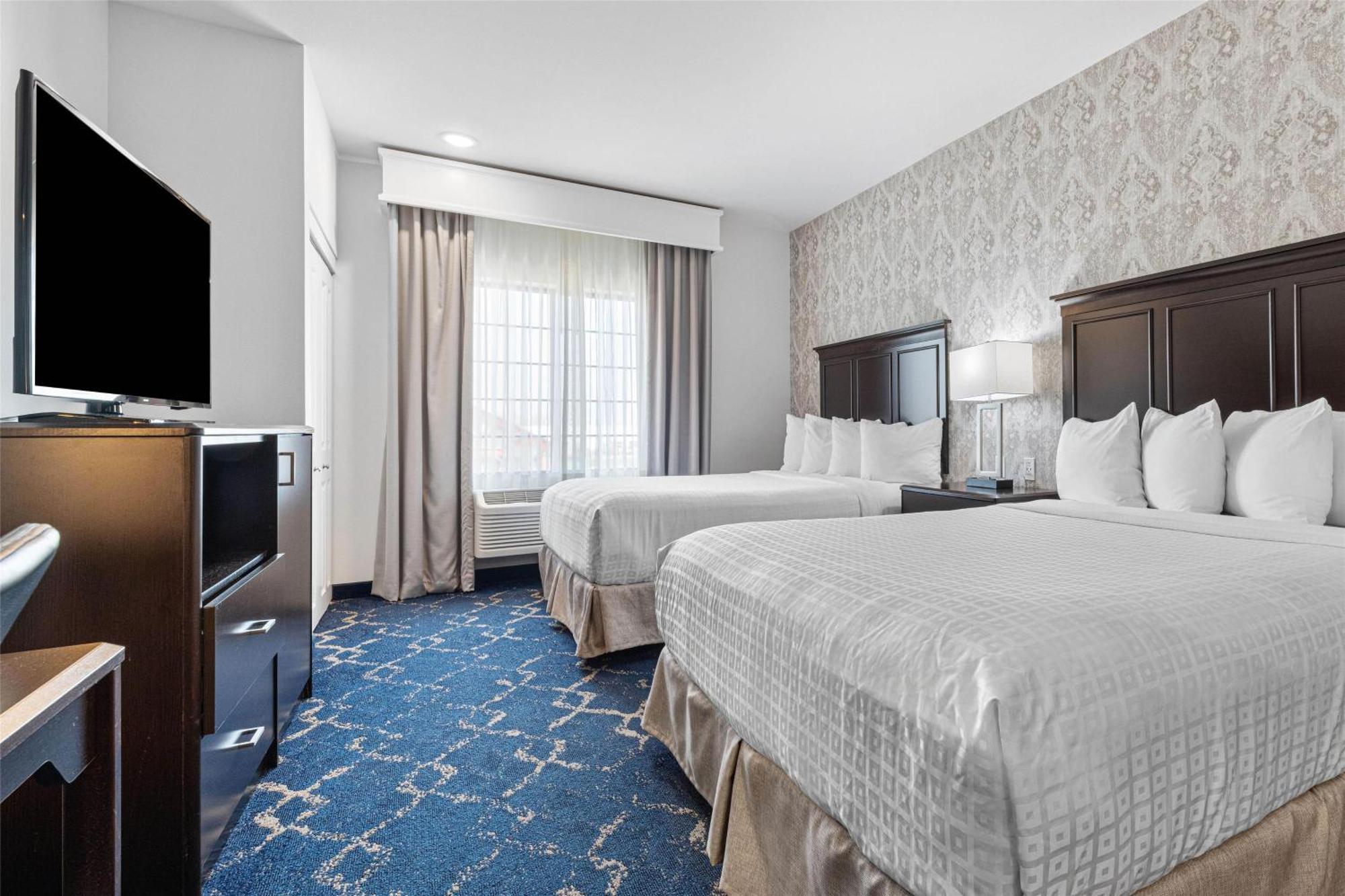 Best Western Plus New Richmond Inn & Suites Exterior photo