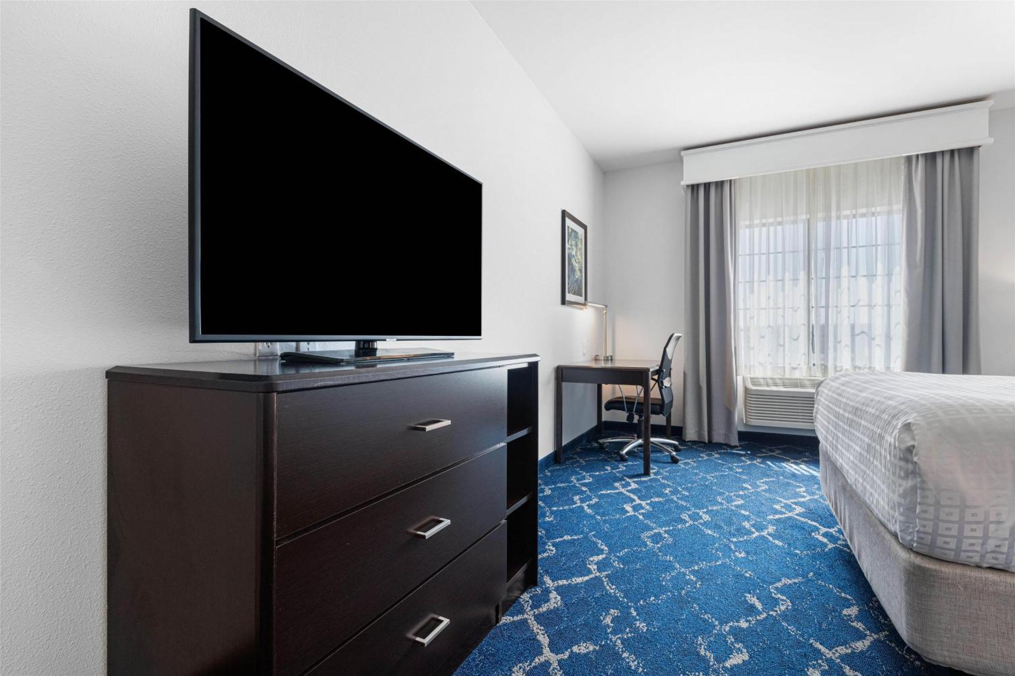 Best Western Plus New Richmond Inn & Suites Exterior photo